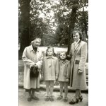 Michalina Deutschman z domu Pstrokońska we Wrocławiu, z wnukami - Basią i Maćkiem Deutschman i ich mamą Lucyną